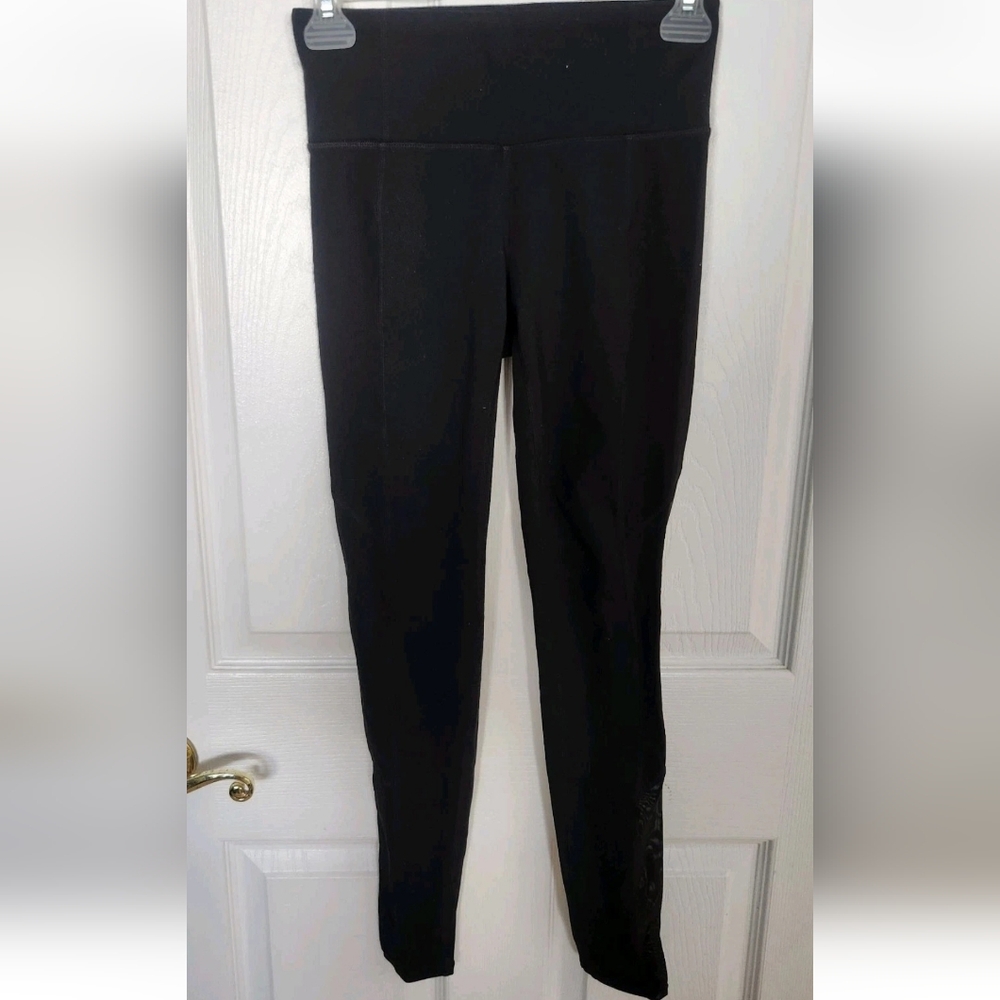 Athleta Size XS Women Black Classic Mesh Calf Athletic Pants Leggings Athleisure